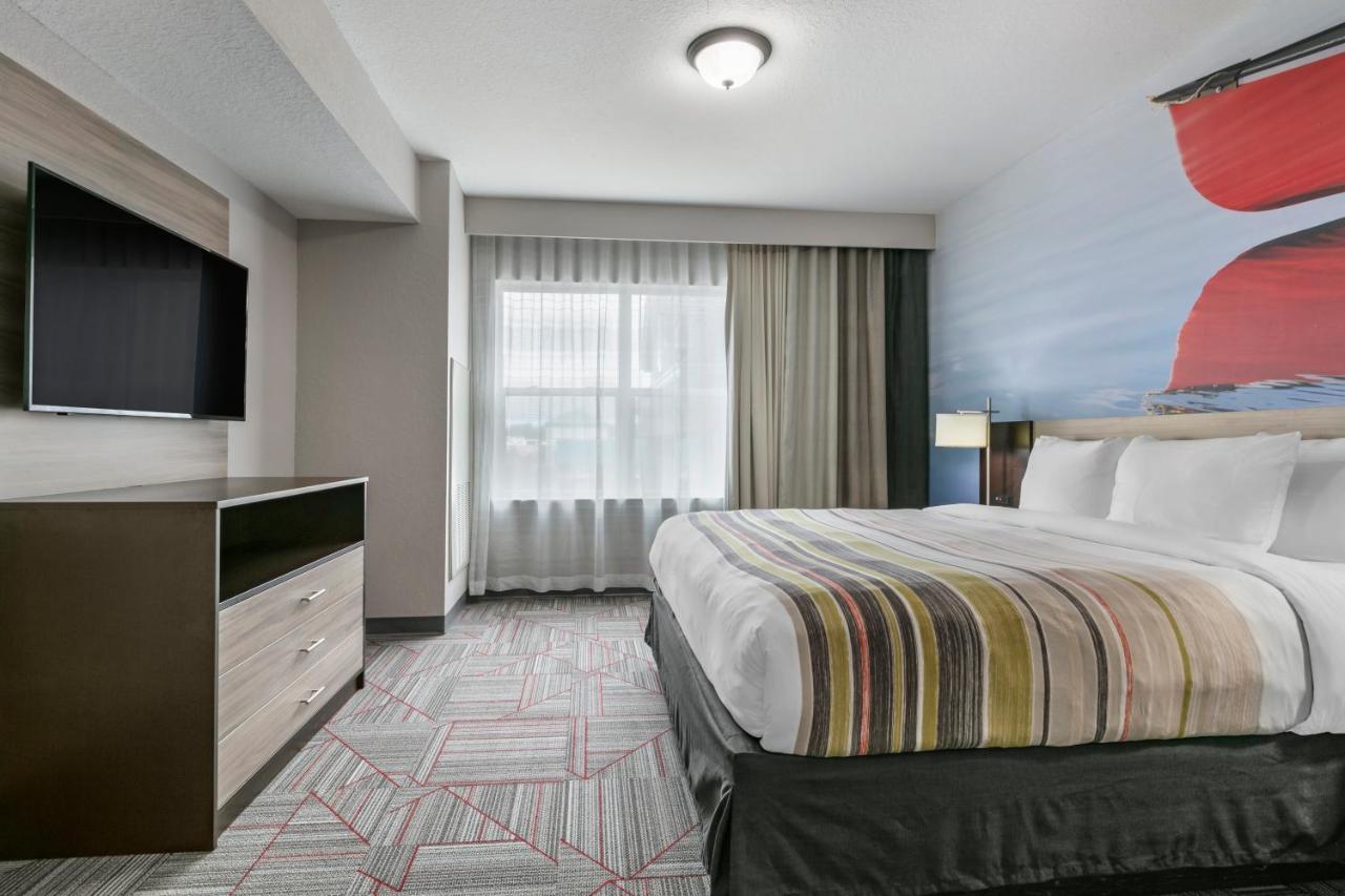 Clarion Pointe Columbus-Bradley Park Hotell Exteriör bild