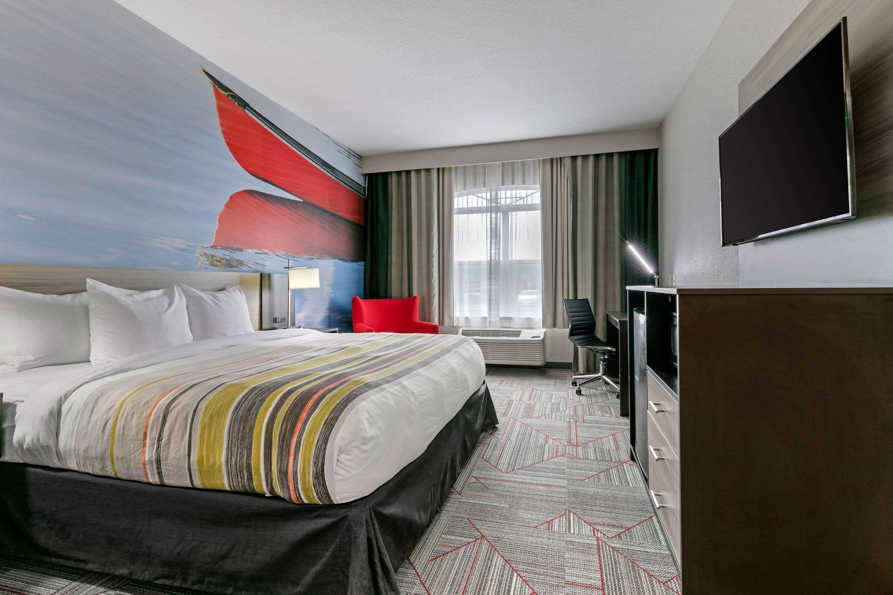 Clarion Pointe Columbus-Bradley Park Hotell Exteriör bild