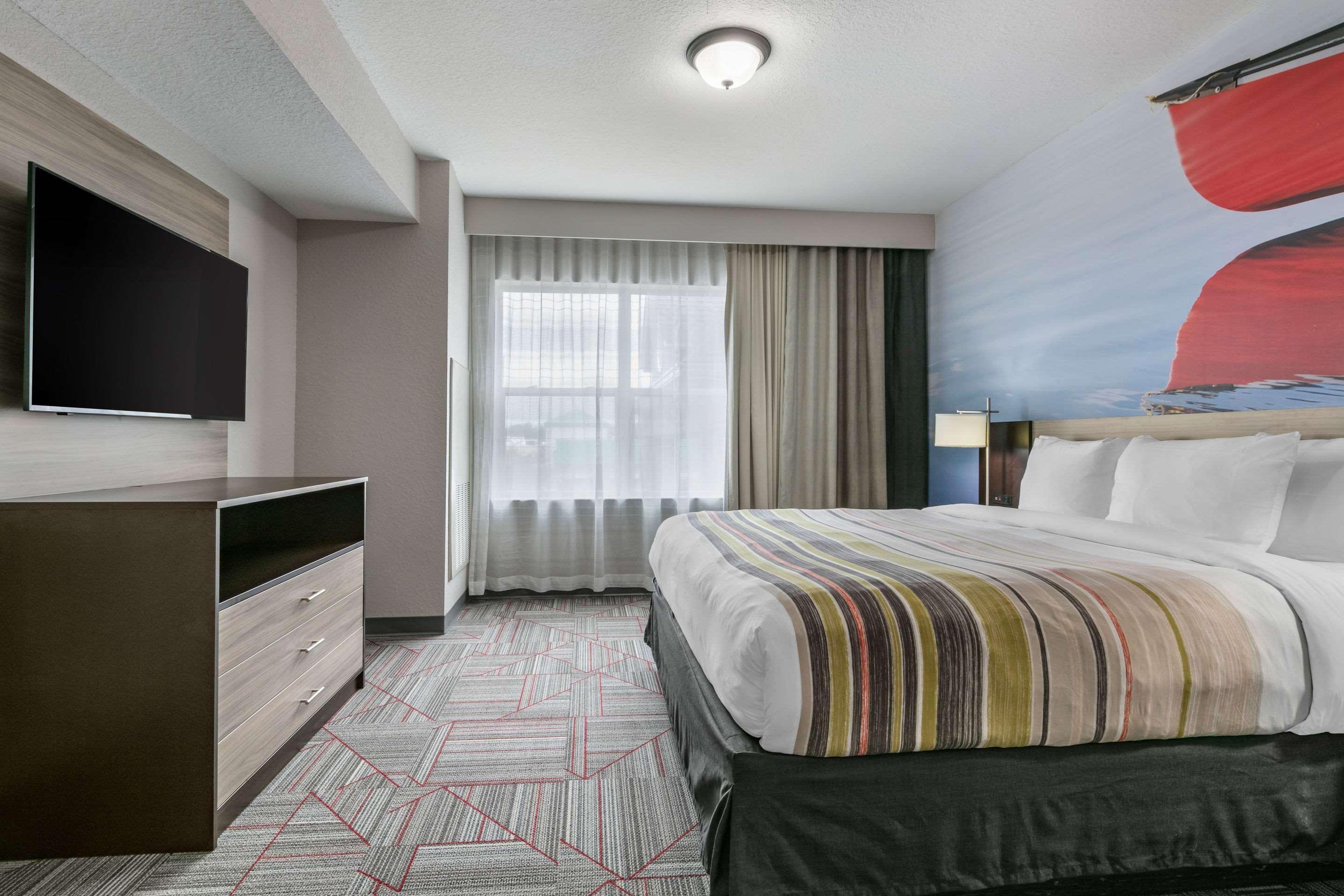 Clarion Pointe Columbus-Bradley Park Hotell Exteriör bild