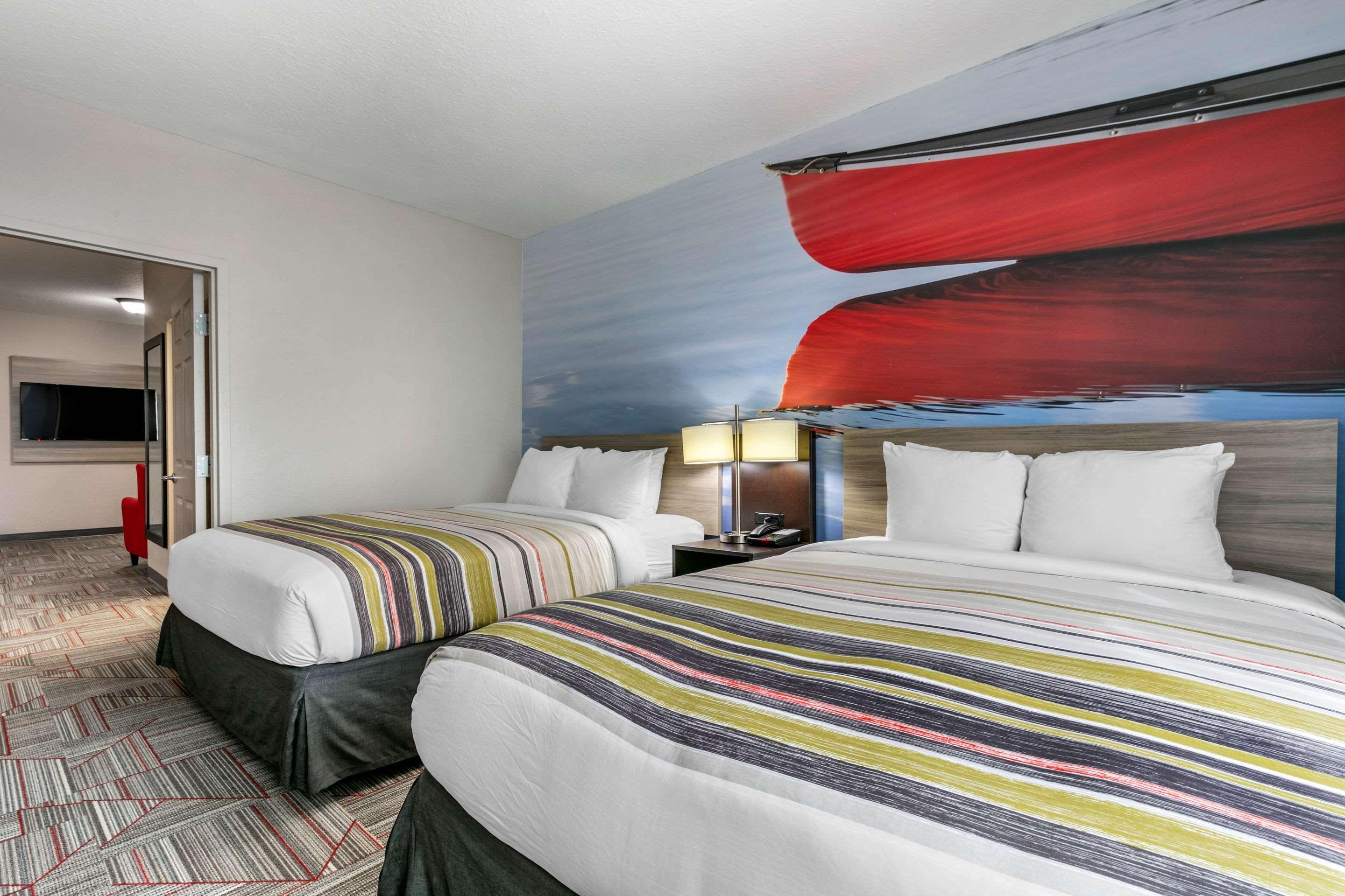 Clarion Pointe Columbus-Bradley Park Hotell Exteriör bild