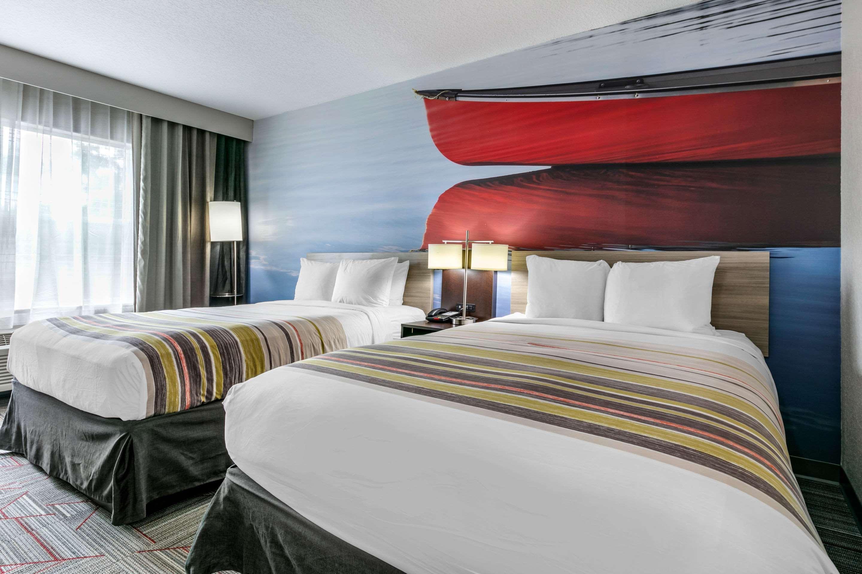 Clarion Pointe Columbus-Bradley Park Hotell Exteriör bild