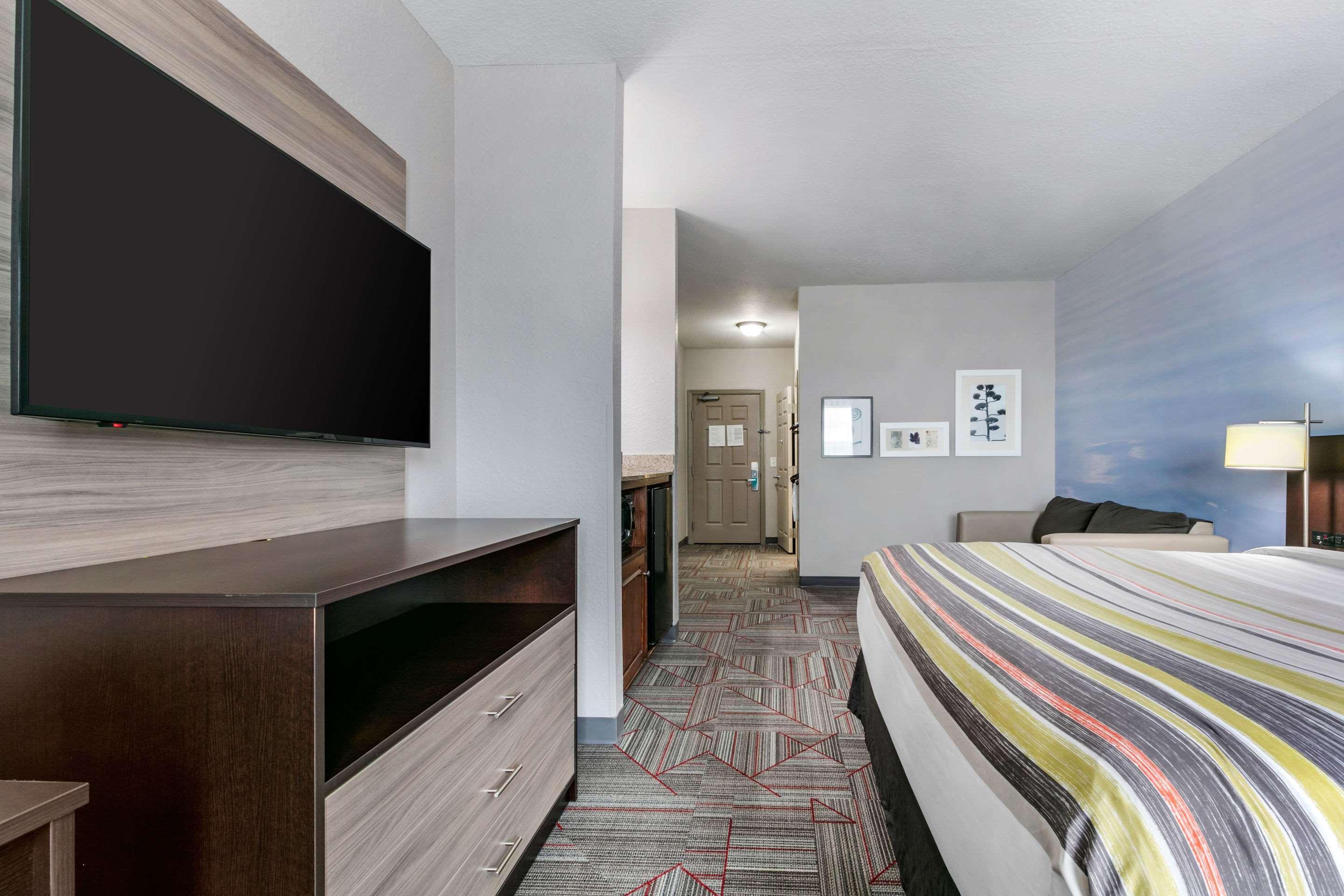 Clarion Pointe Columbus-Bradley Park Hotell Exteriör bild