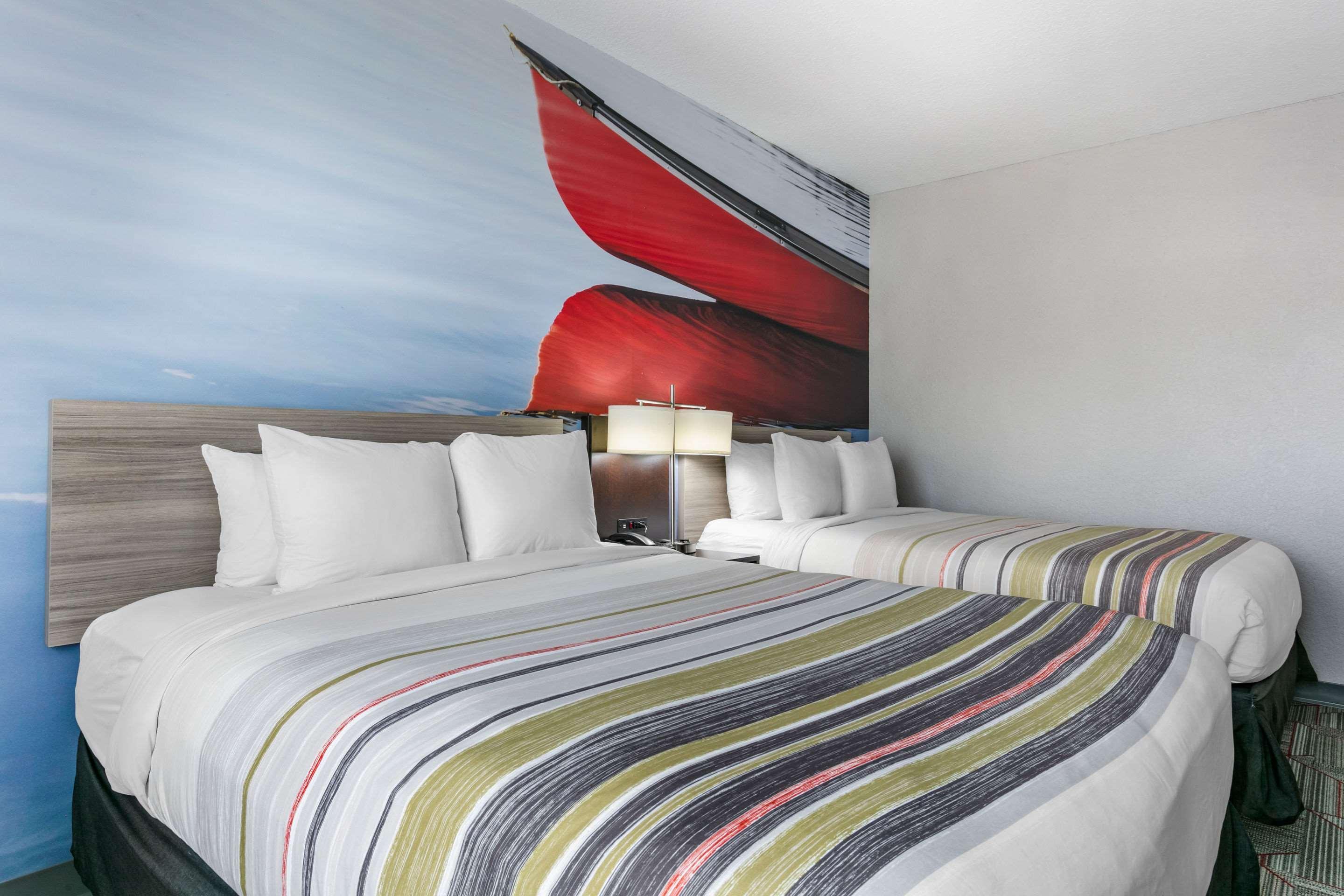 Clarion Pointe Columbus-Bradley Park Hotell Exteriör bild