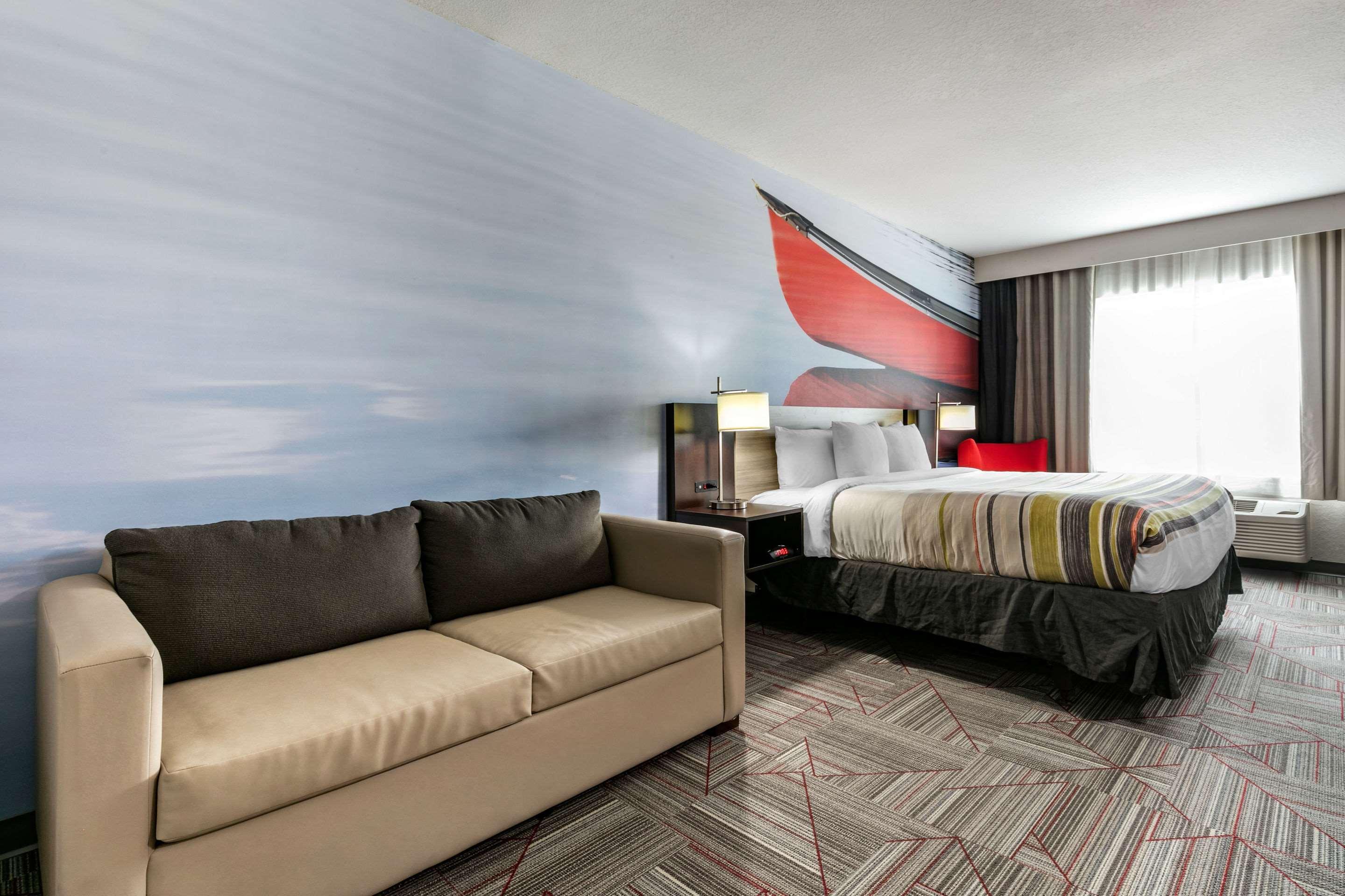 Clarion Pointe Columbus-Bradley Park Hotell Exteriör bild
