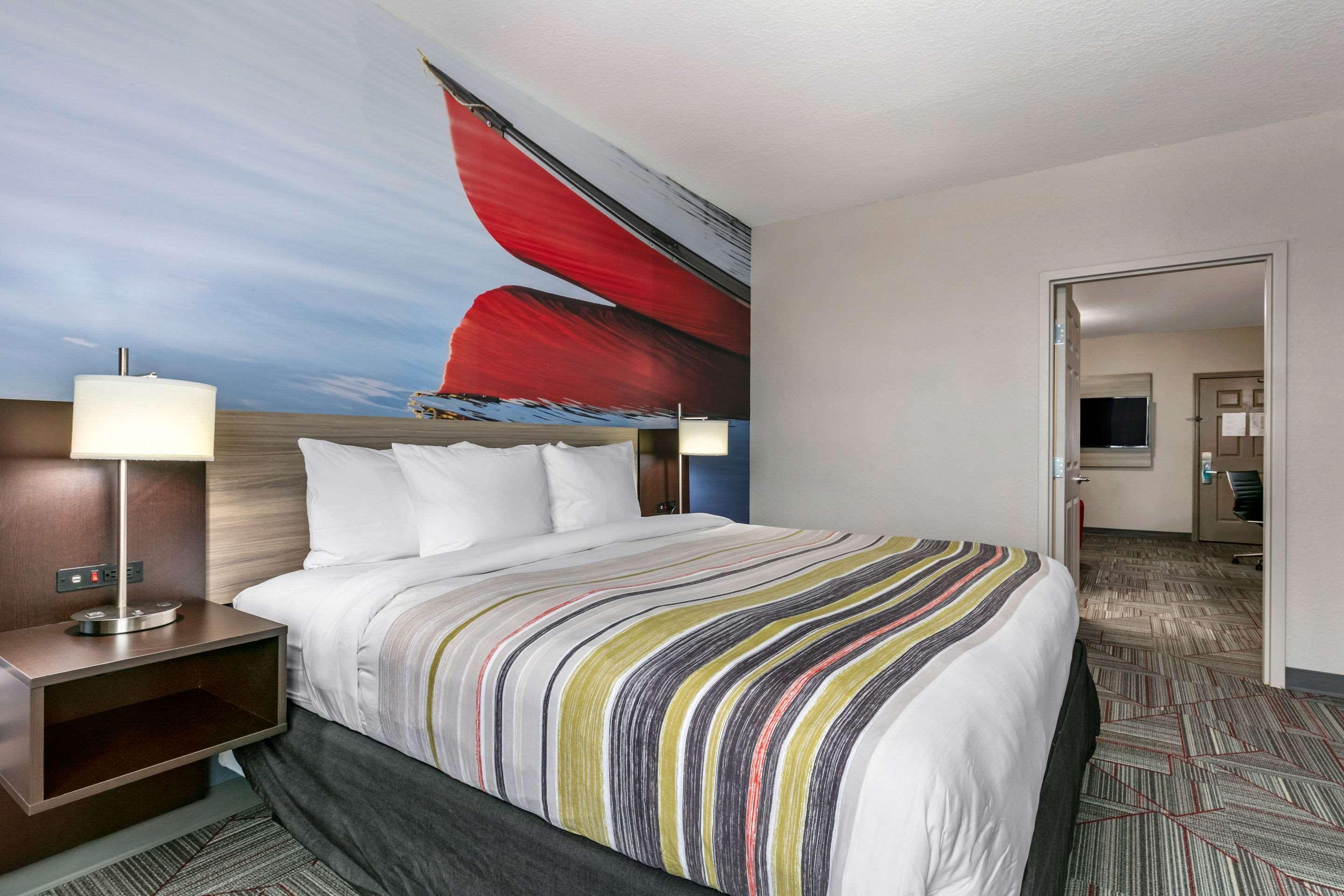 Clarion Pointe Columbus-Bradley Park Hotell Exteriör bild