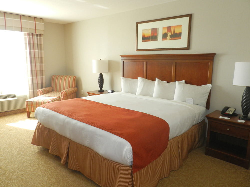 Clarion Pointe Columbus-Bradley Park Hotell Exteriör bild