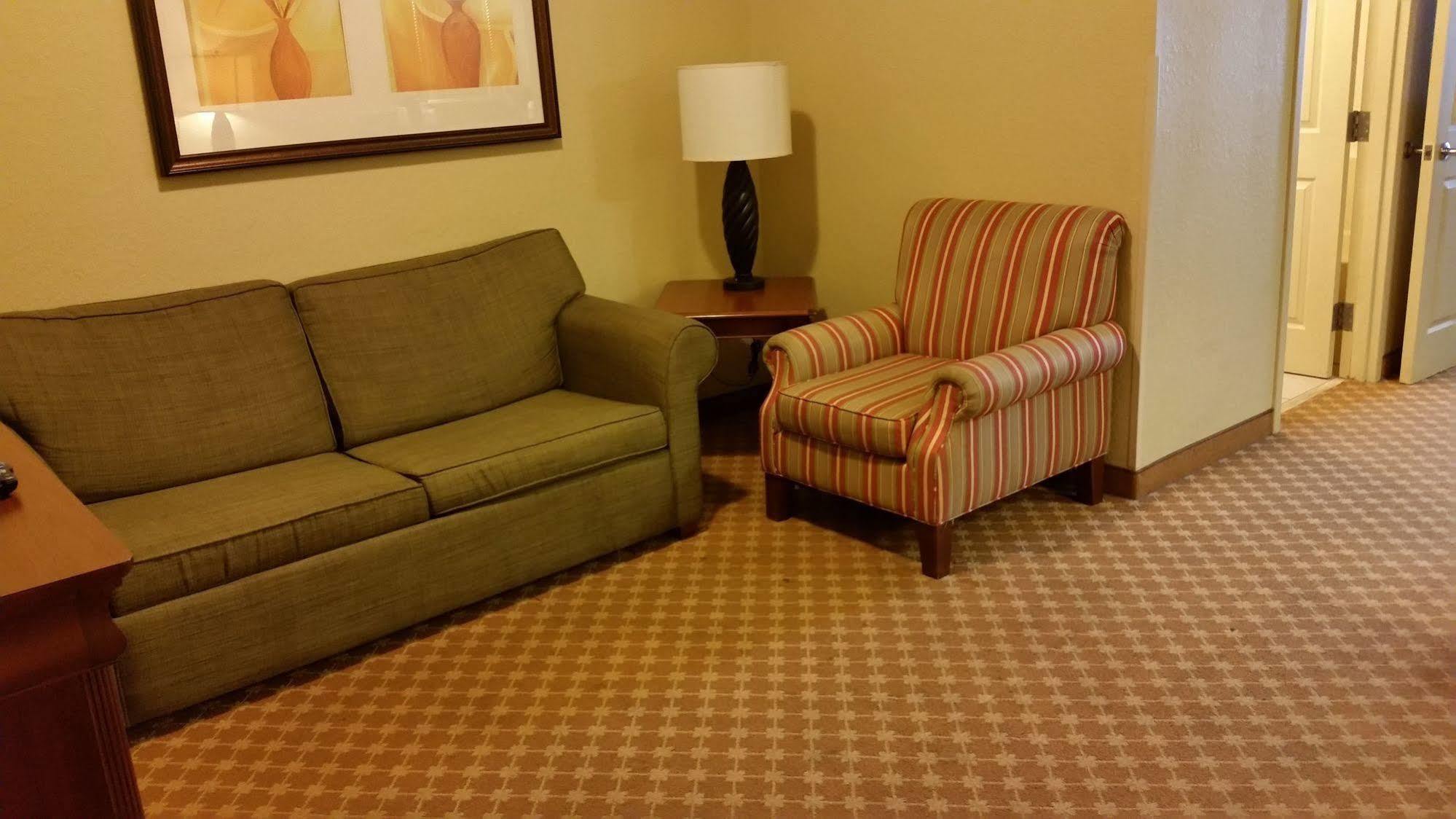 Clarion Pointe Columbus-Bradley Park Hotell Exteriör bild
